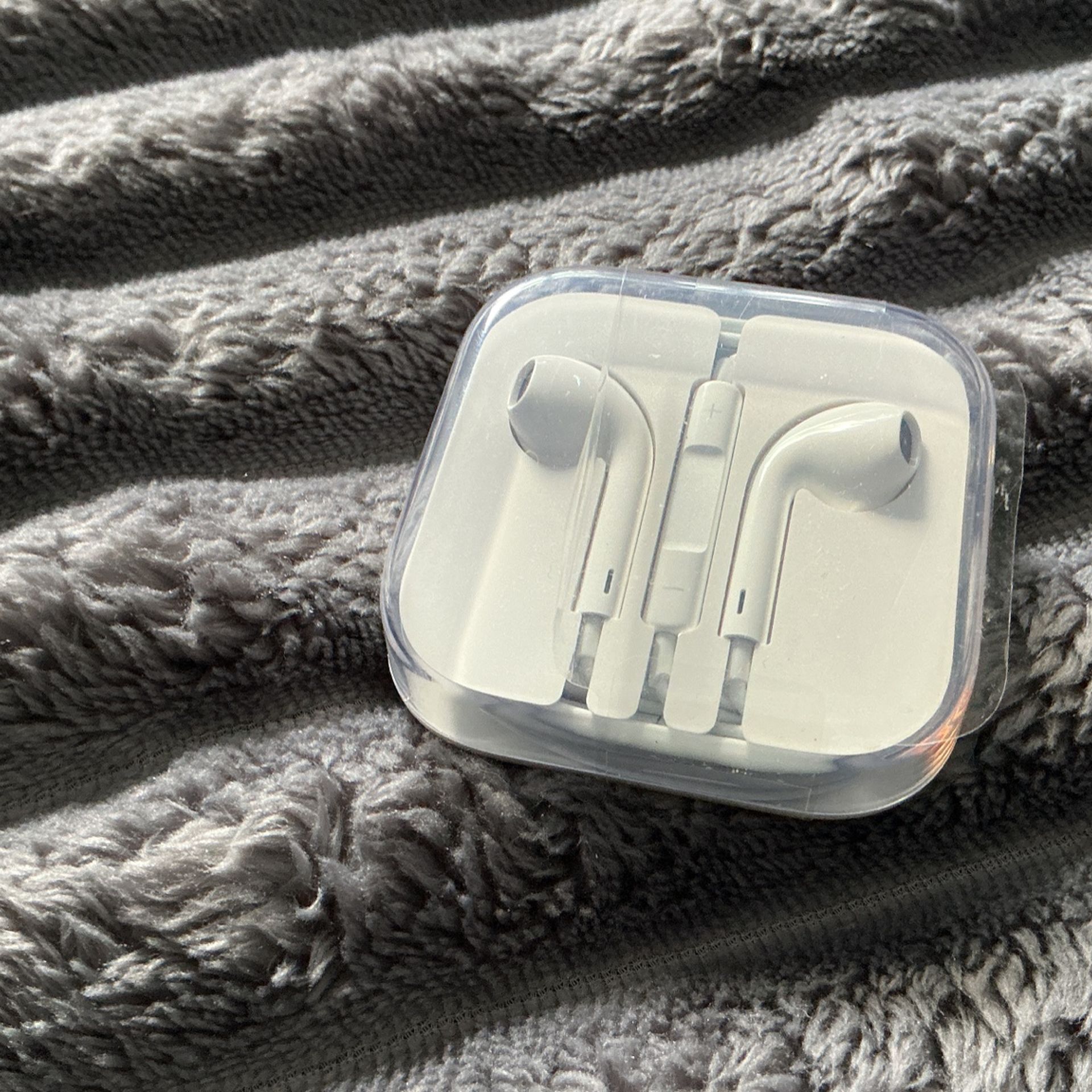 New Original Apple iPhone EarPods 3.5mm Headset Earphones Headphones
