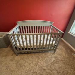 Baby Crib Convert To Toddler Bed / Bedroom Set