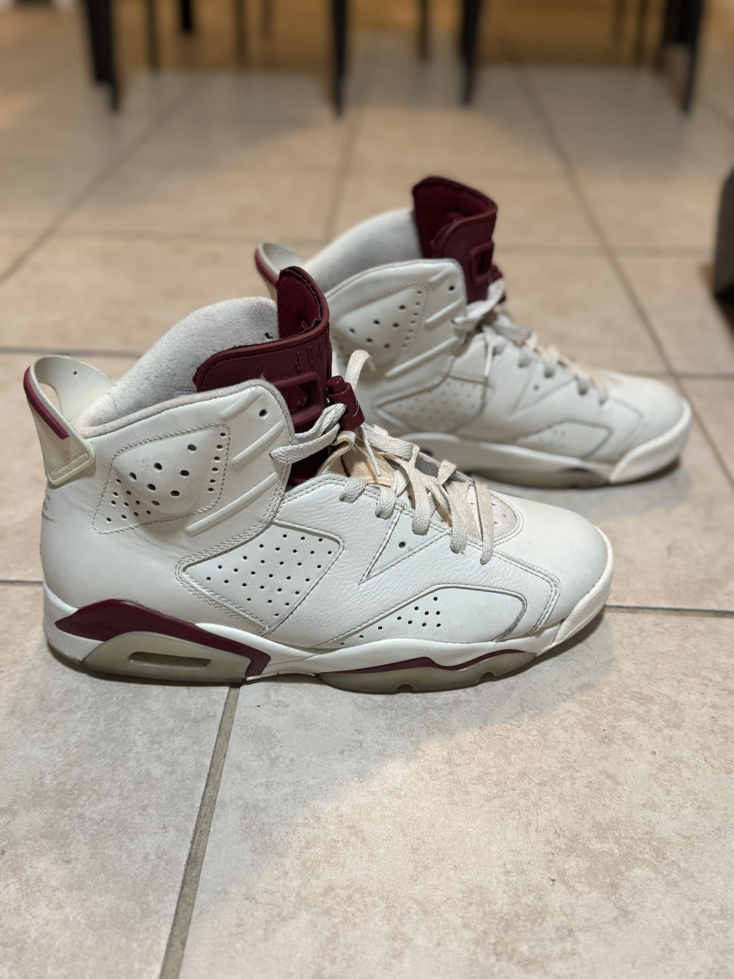 Jordan 6 Maroon Men Size 9.5