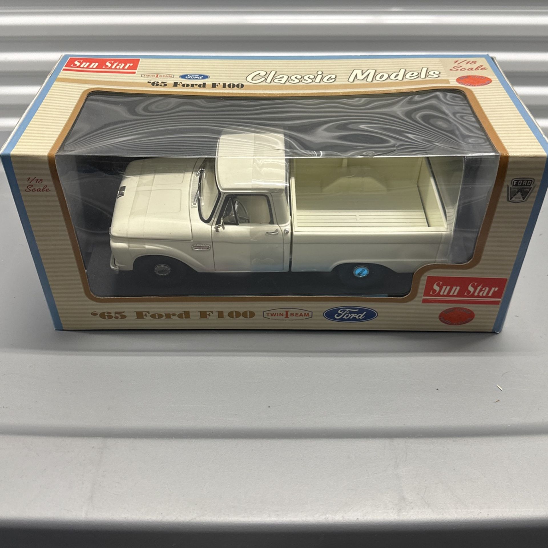 New 1:18 1965 Ford F-100 Twin I Beam Short Box Sun Star White Model Truck