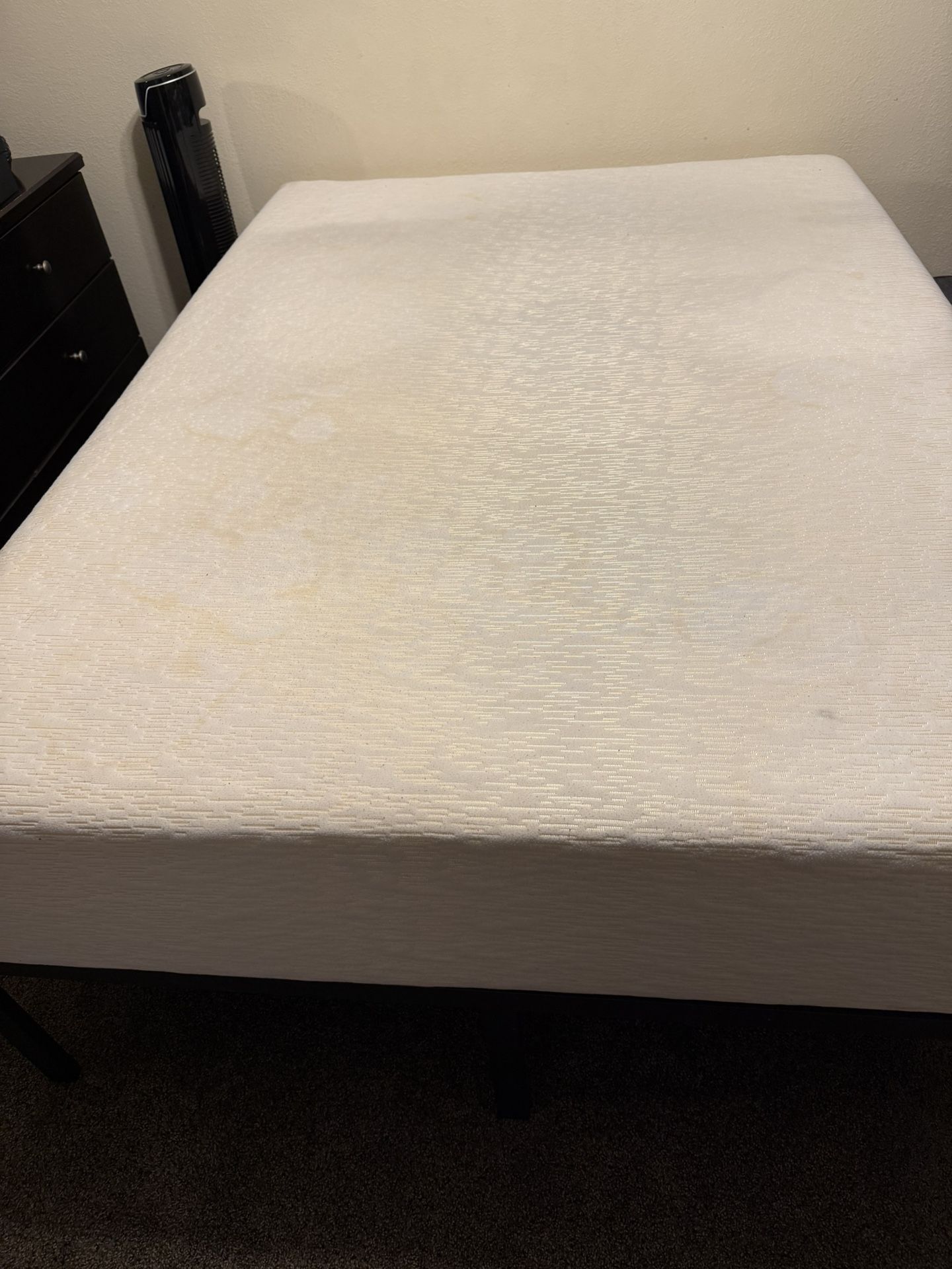 Full Bed with Metal Platform Frame