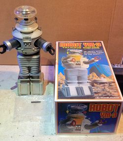 Masudaya HobbyWorld Robot YM-3 Talking Figure 16 Battery Operated