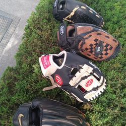 BASEBALL HIGH PERFORMANCE GLOVES GLOVE! only 80 Each! BETTA HURRY 😄😄