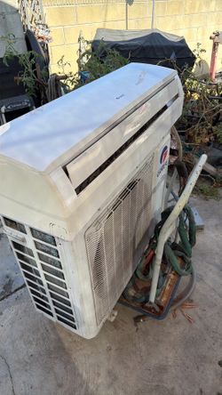 Gree split type air conditioner 220v