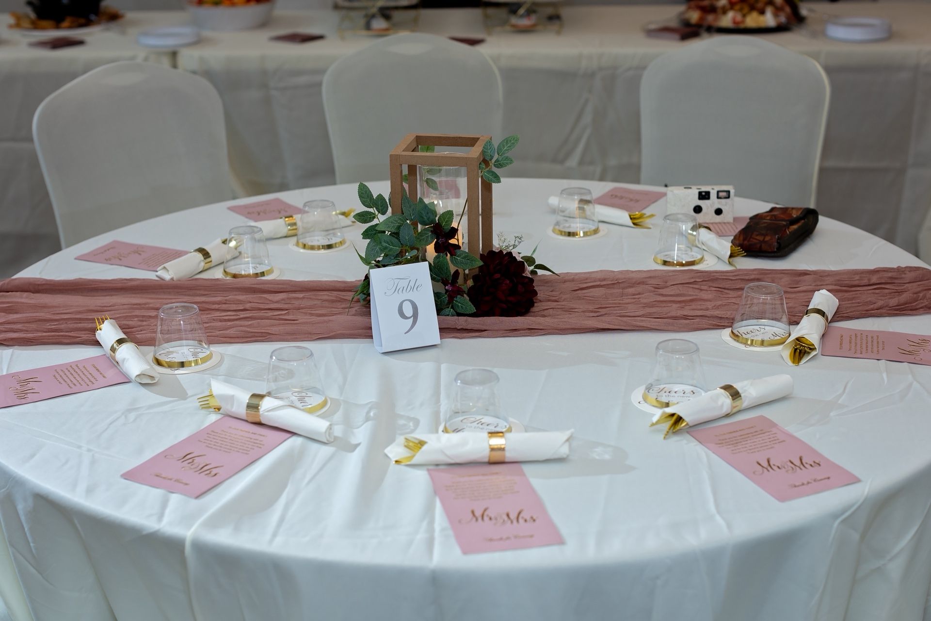 Table Cloths, Table Settings And Chair Covers