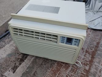 Samsung 6,300 BTU Window Air Conditioner - Works Great