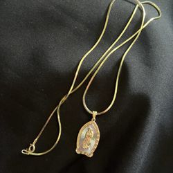 24k Gold Plated Virgin Mary Necklace. 