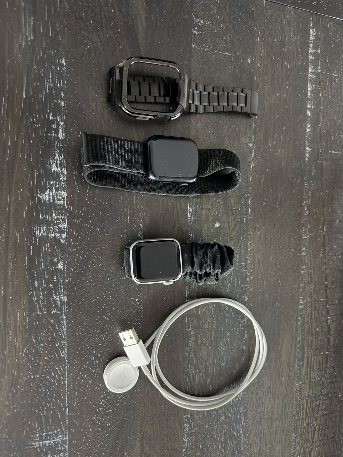 Apple Watch Series 8 45MM and Apple Watch Series 6 41mm Cellular