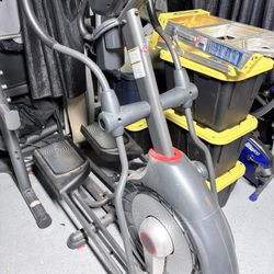 Schwinn 470 Elliptical