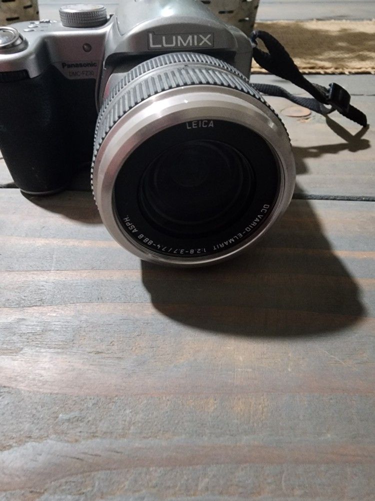 Panasonic LUMIX DMC-FZ50 10.1MP Digital Camera - Silver 
