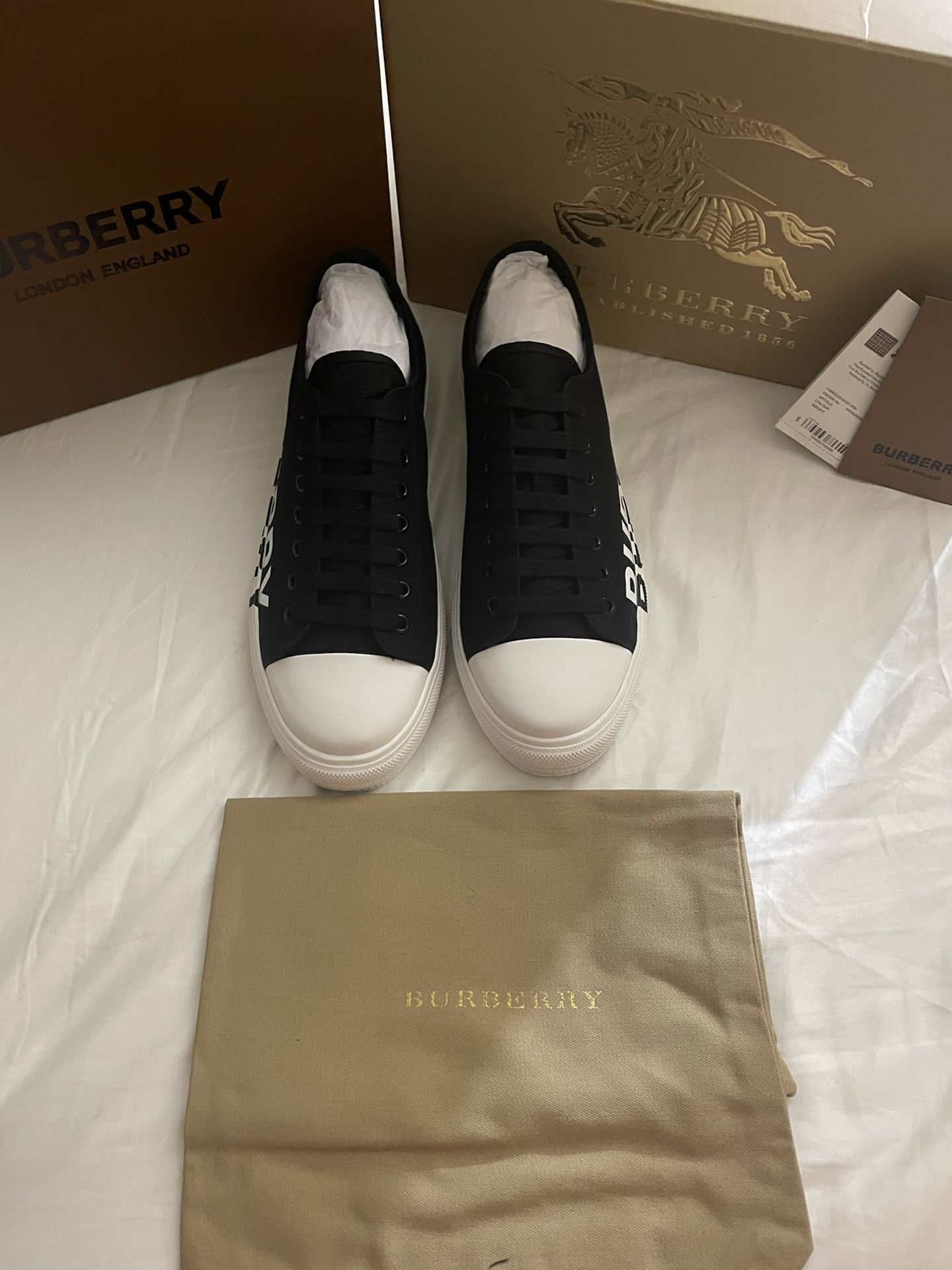 Burberry Sneakers 