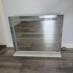 Vanity mirror