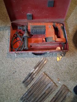 Milwaukee chipping hammer with 20 3/4" shanks