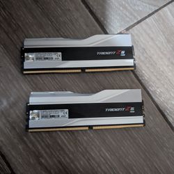 DDR 5 16 X 2 gb 6400mhz Ram Sticks Trident Z White