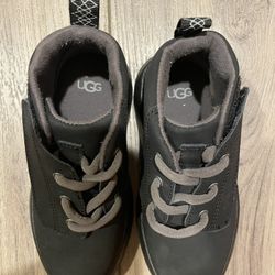 UGG Toddler Boys Winter Boots - Size 10 - Like new