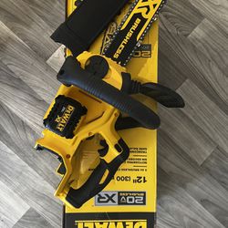 BRUSHLESS COMPACT CHAINSAW