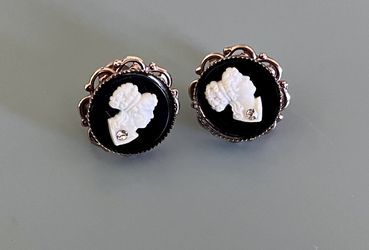 Vtg Cameo Rhinestone Earrings 