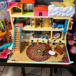 Encanto Magical Casa Madrigal