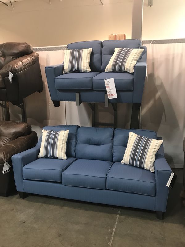 2pc Stain Resistant Sofa And Love Seat Set Furniture In Portland 2pc Stain Resistant Sofa And Love Seat Set Furniture In Portland Or Offerup