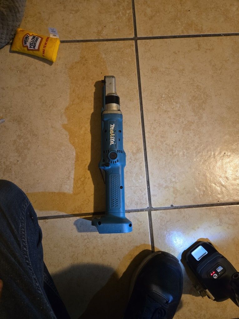 1/4 Makita Ratchet $70 Just Tool This Is Expencive Tool