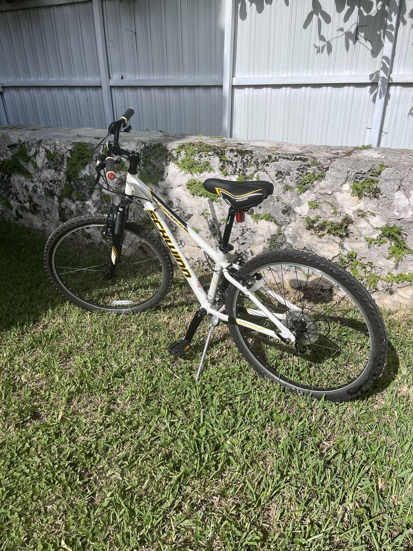 Schwinn Frontier, Sports Bicycle