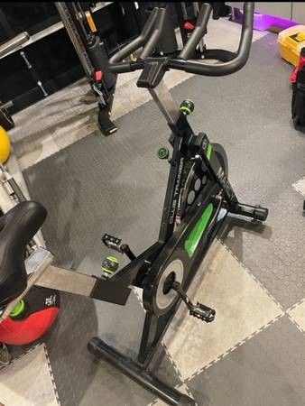 Marcy Club Revolution Cycle