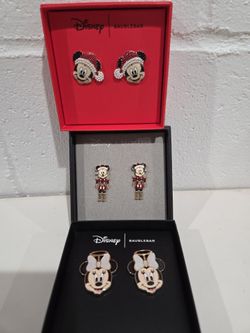 Disney. Mickey & Minnie Christmas Earrings. NEW
