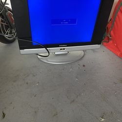 15in Tv With Video Cables