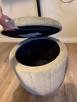 Vanity chair