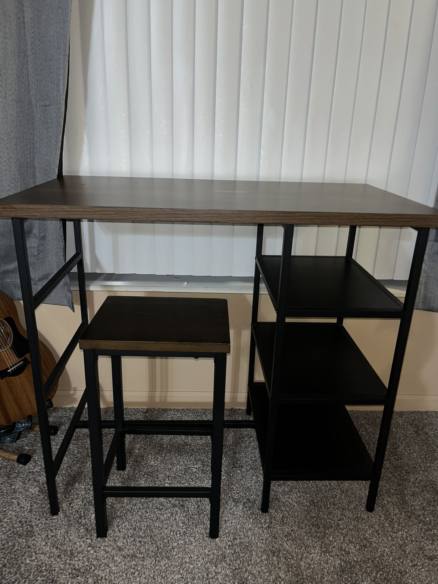 Barstool Table