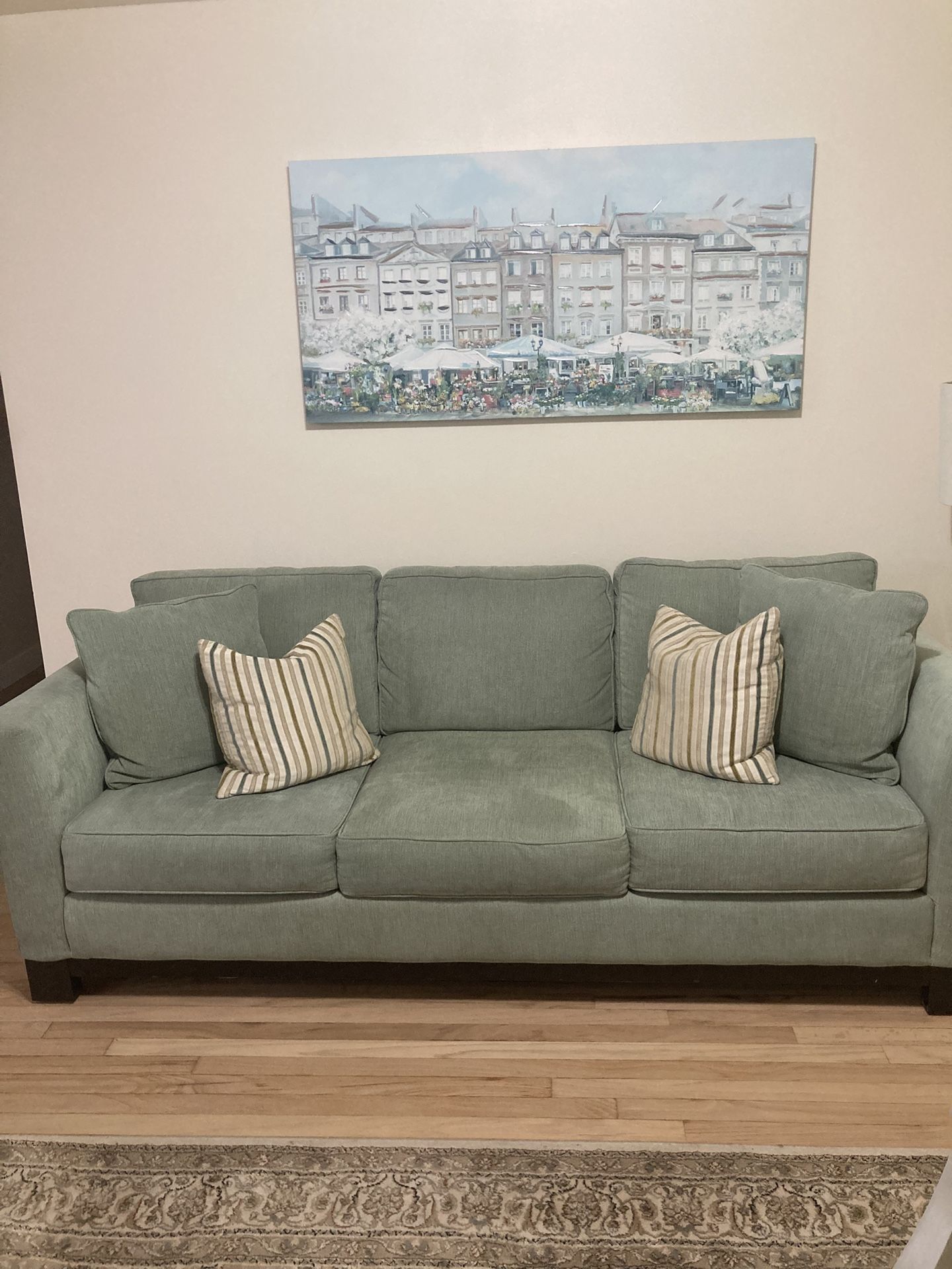 3 Seat Sofa En Very Clean Condition, Light Green 82X38
