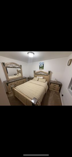 🛏 Elegant Bedroom Set – Queen Bed, 2 Nightstands, Dresser with Mirror – Solid Wood, Classic Vintage