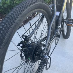 E Bike 25 mph Like New 
