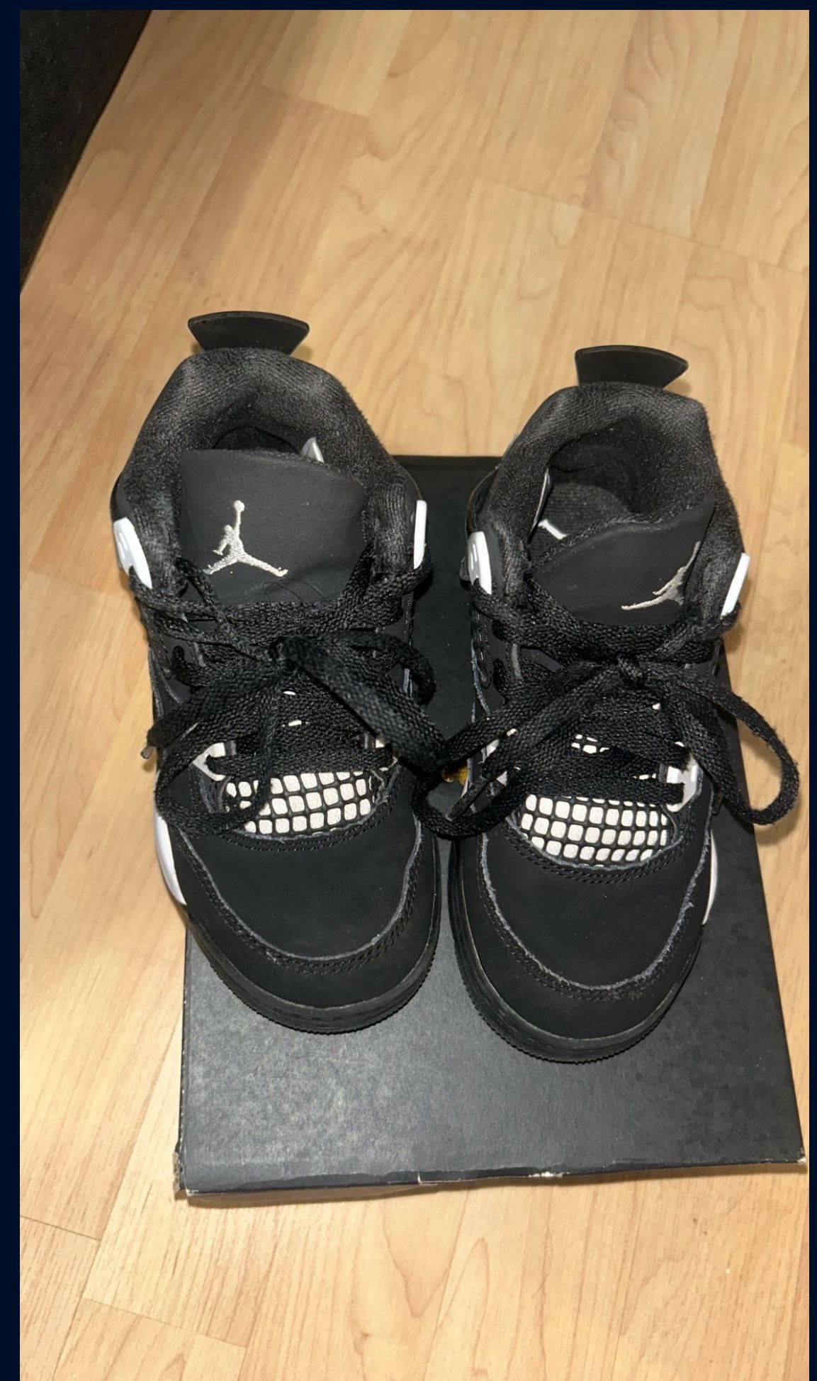 Jordan 4 Retro White Thunder Sneaker 11c Youth 