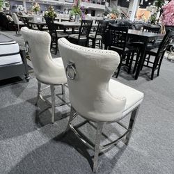 Accent Chairs