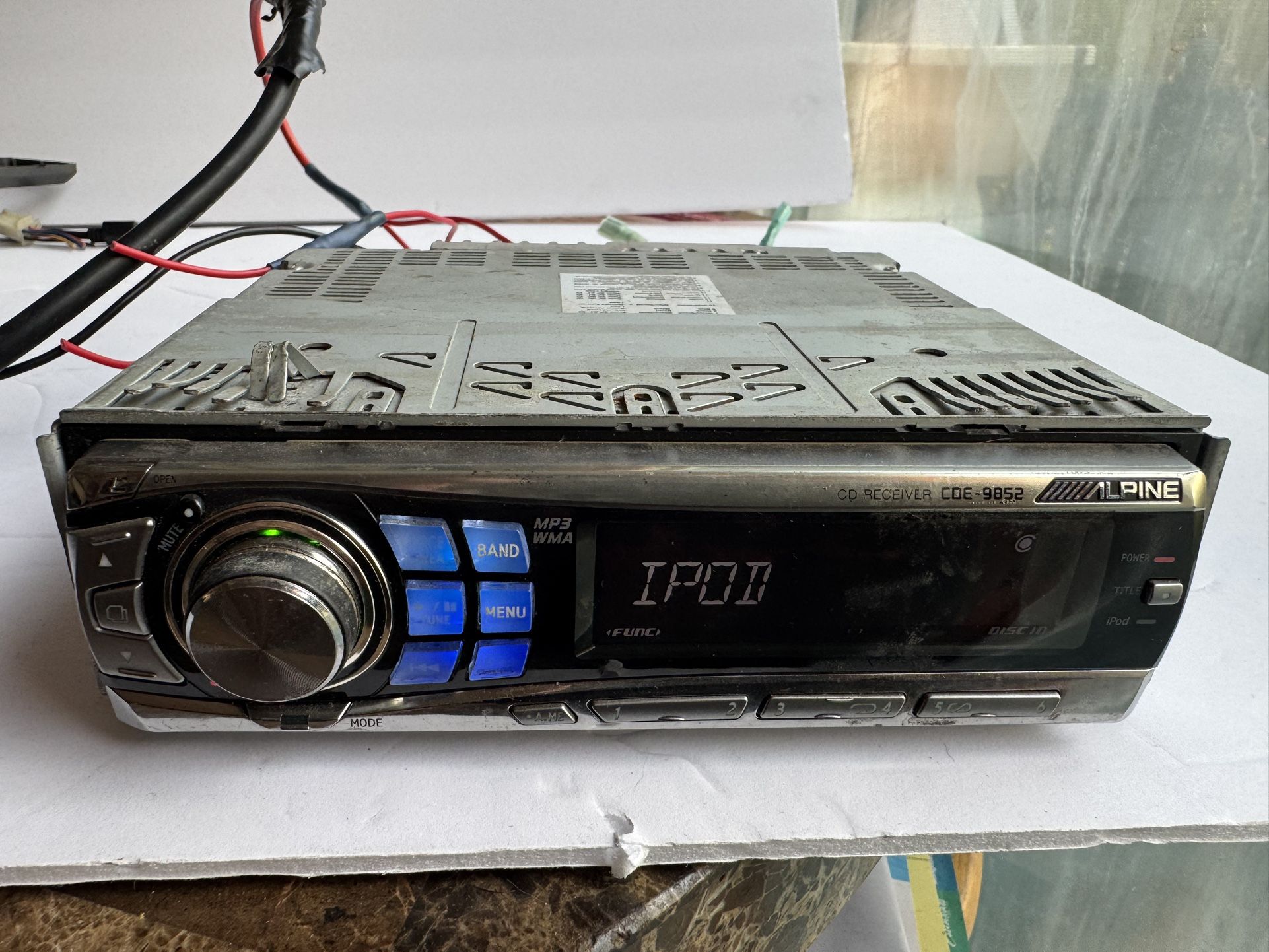 Alpine Mp3 car stereo deck works amazing