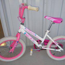 Huffy Sea Stars Girls Bike 12"Awesome Deal*Bike Looks Close To New*