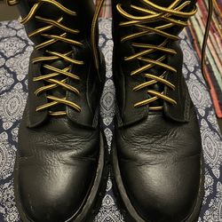 DR AIRWAIR MARTENS