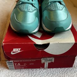 Women's Nike Air Huarache "Washed Teal" - Size 7.5 (With Original Box)