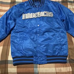 Vintage Dallas Mavericks Blue Satin Varsity Jacket – Classic Snap Button NBA Style