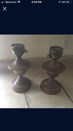Set of 2 copper lamps with brass tops