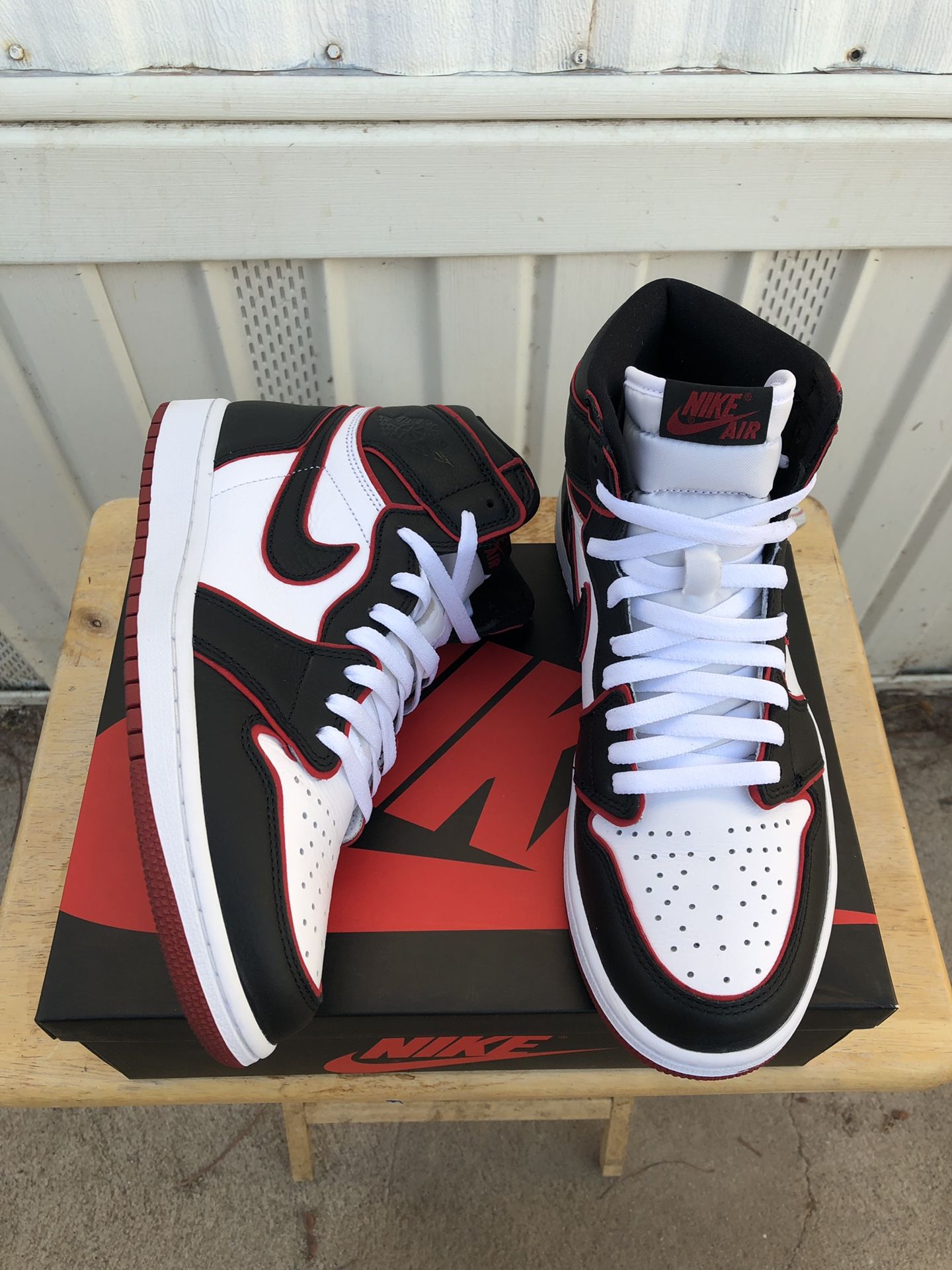 Air Jordan 1 high OG “bloodline” size 9.5 mens
