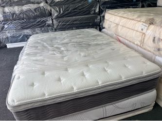 Queen pillowtop mattress set
