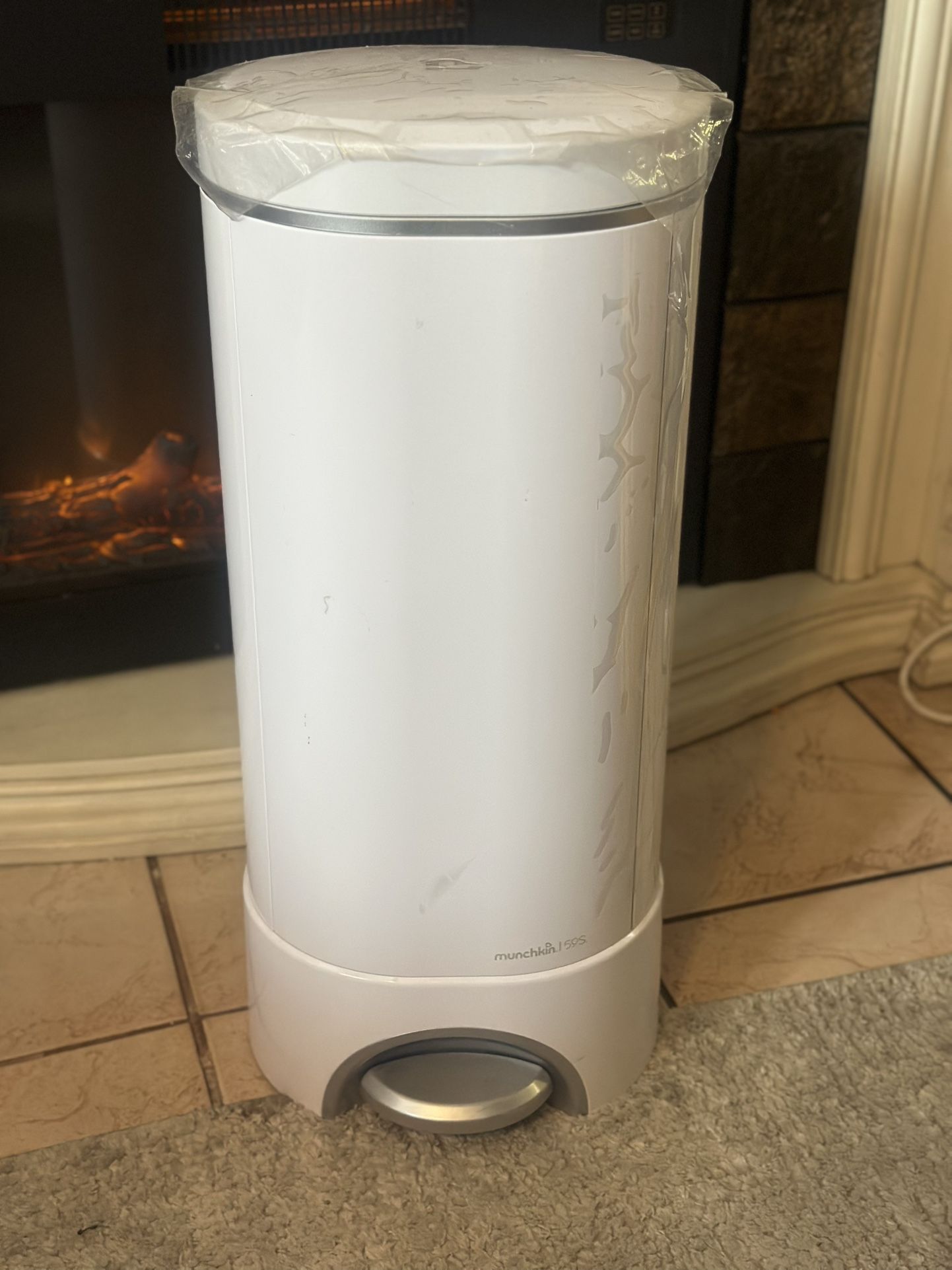 Munchkin UV Light Disinfecting Diaper Pail
