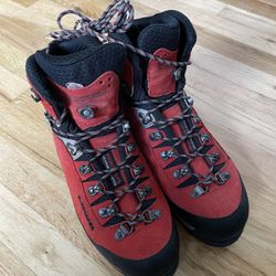 Mountaineering Boots And Crampons (Lowa, Grivel)