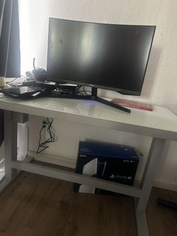 Monitor , Table