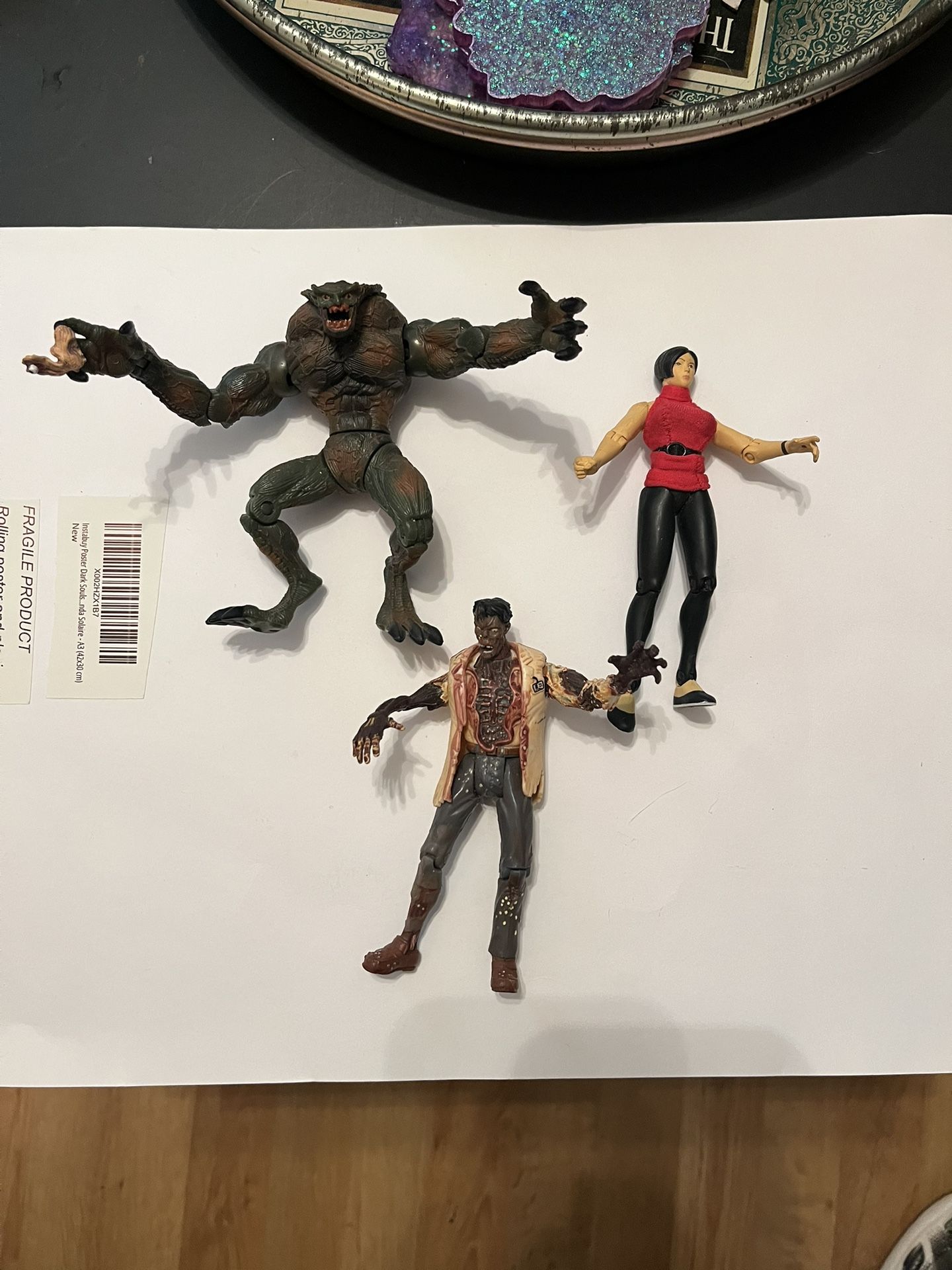Resident Evil Action Figures 30$
