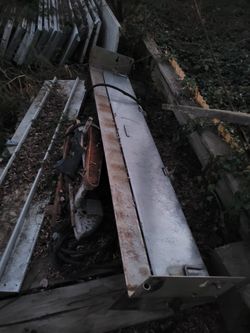 Buyers Under Tailgate Spreader