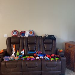 All Nerf Stuff - Vest ,Safety Glasses ,Darts And A Nerf Target And Comes With25 Nerf Guns 