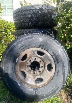 GMC Sierra 2500 HD Spare Tire